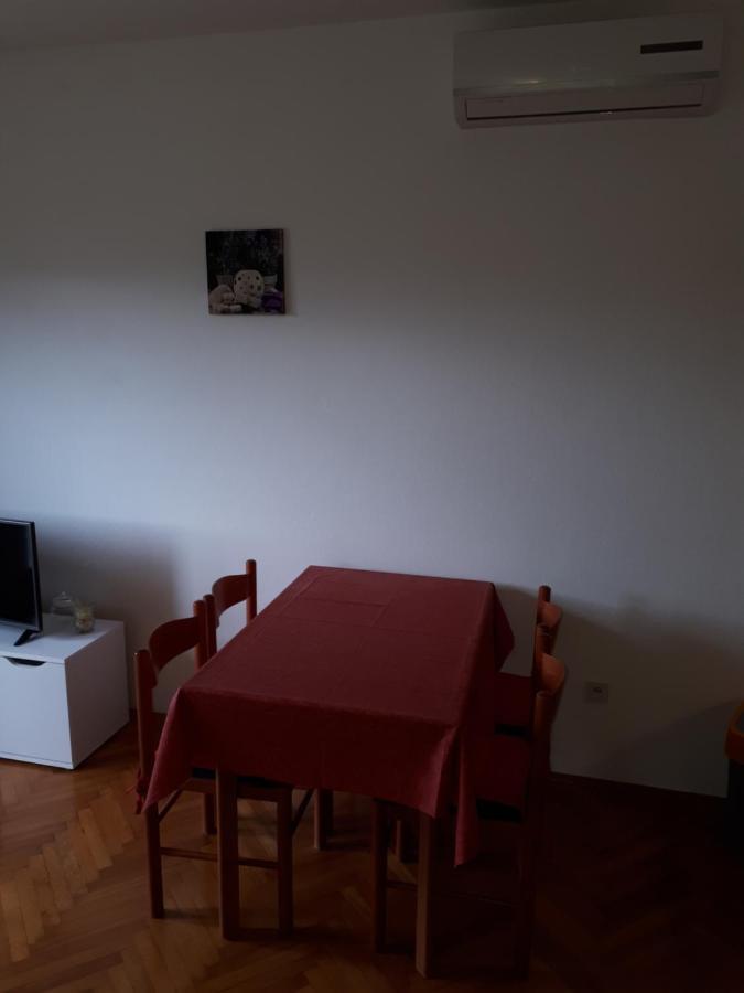 Apartment Groundfloor Йелса Екстериор снимка