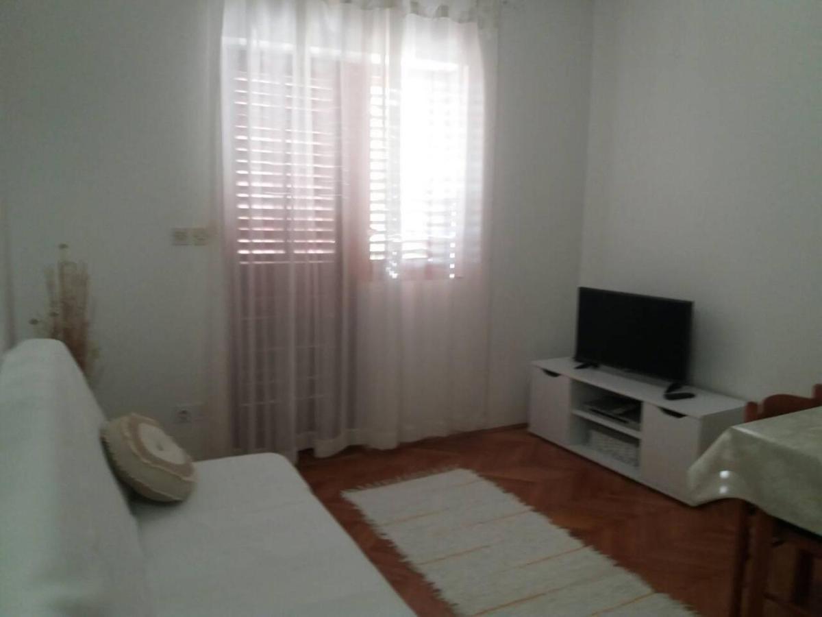 Apartment Groundfloor Йелса Екстериор снимка